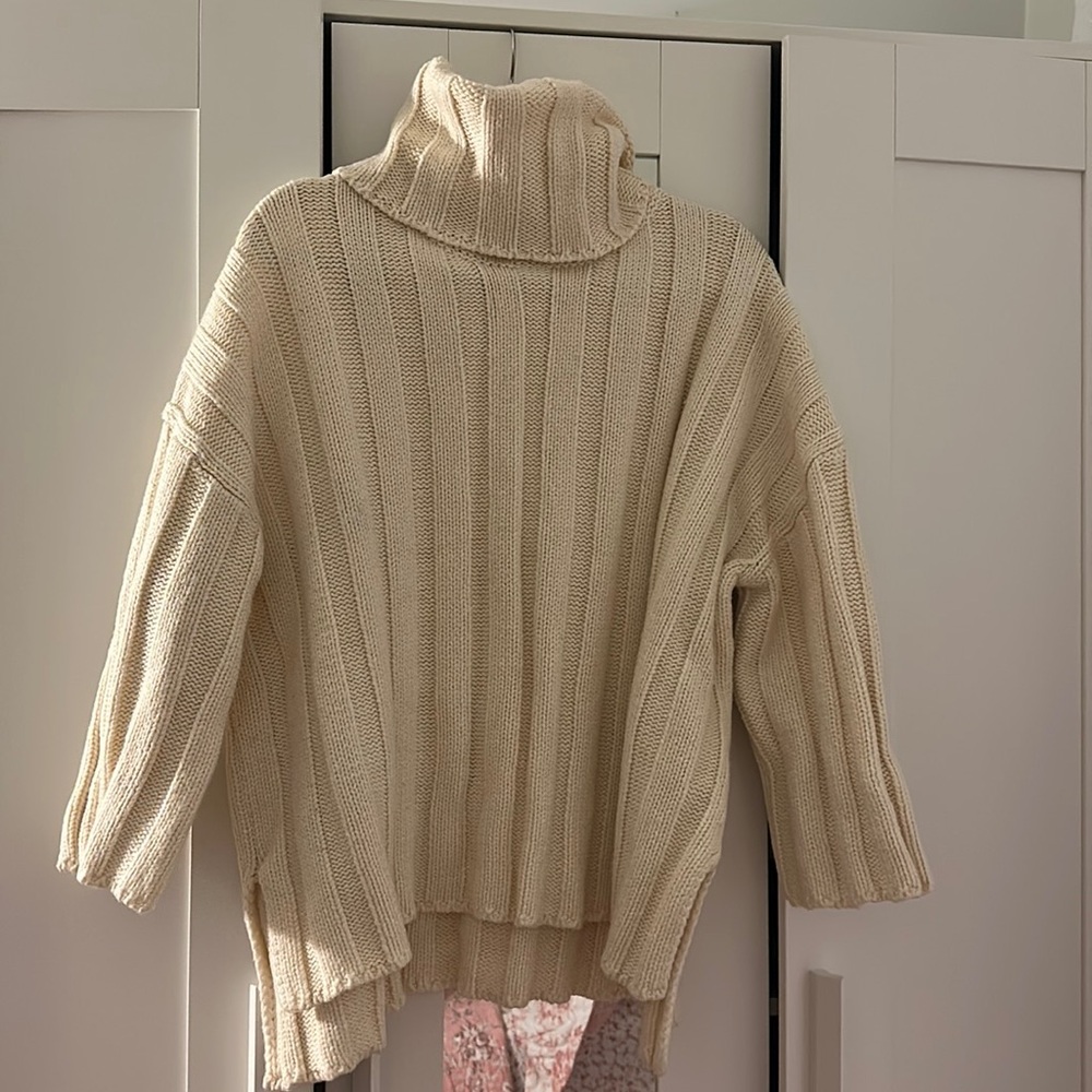 Zara oversized cream turtleneck sweater size medium